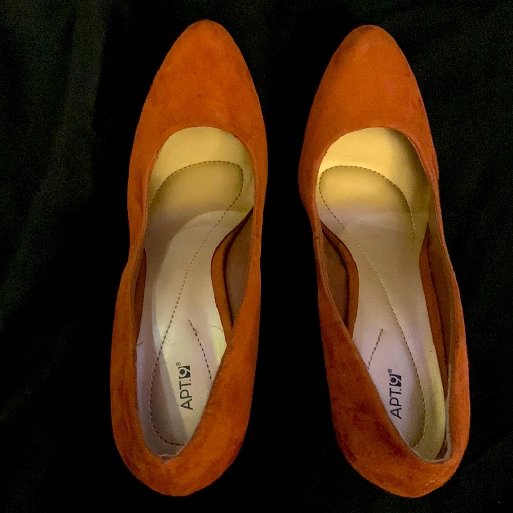 Apt. 9 Pumps
